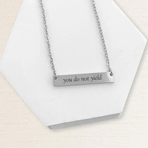 Nuova Idea di Prodotto: Collana Ispirazionale 'Non Arrendersi', Ciondolo Trendy Placcato Oro in Acciaio Inossidabile, Gioiello da Regalo - Product Image 6