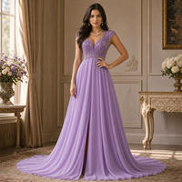 Robe de bal élégante et luxueuse en mousseline de soie lilas, à manches courtes, col en V, coupe trapèze, avec appliques florales en strass et traîne chapelle