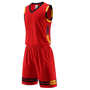 Ensemble de maillots et shorts de basketball personnalisés respirants pour hommes et jeunes, pour l'entraînement et les matchs, avec logo, noms et numéros du club - Product Image 2