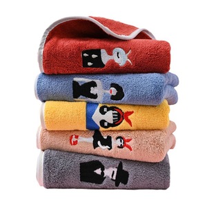 Asciugamano in pile corallo per bambine, morbido e assorbente, con motivo ricamato, per uso domestico, regalo per feste di compleanno, all'ingrosso - Product Image 1