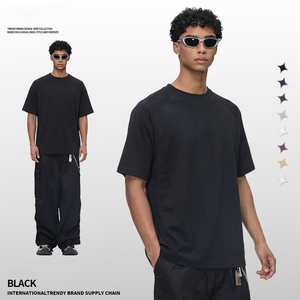 เสื้อยืดแขนราแกลนผู้ชายสไตล์อเมริกัน ผ้าใยรีไซเคิลรักษ์โลก ใส่สบาย น้ำหนักเบา สีพื้น สำหรับฤดูร้อน - Product Image 4