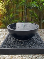 Steingeschnitzter Japanischer Minimalistischer Moderner Wasserbrunnen aus Naturstein für Innenhof und Innengarten