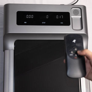 Almohadilla para caminar con función de parada automática y soporte remoto ligero y compacto para niñas de espacio pequeño que usan pantalla LED con control remoto - Product Image 1