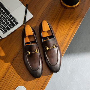 Chaussures d'hiver pour hommes en cuir véritable, élégantes et luxueuses, à bout rond/fermé, à enfiler, solides, style Oxford haut de gamme, antidérapantes - Product Image 1