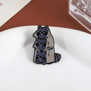 Tre procioni spille personalizzate con smalto simpatiche volpe divertenti spille stemmi vestiti gioielli per animali regalo per gli amici - Product Image 2