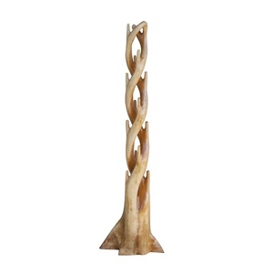Meubles et décoration en bois naturel indonésien Bani, porte-manteau en bois avec tour en spirale et design - Product Image 1