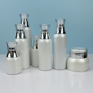 Flacons et pots en acrylique blanc nacré coréen de haute qualité, sans air, pour soins personnels - Product Image 1