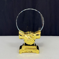 Trophée de reconnaissance en verre optique circulaire en cristal avec prise de main en résine dorée, vente en gros