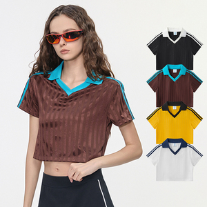 T-shirts courts en polyester pour femmes, style football, avec logo personnalisé, jacquard rayé, légers pour l'été, pour le dropshipping - Product Image 1