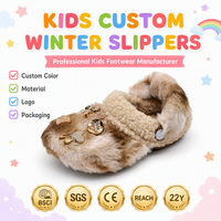 Chaussons d'hiver personnalisés en fausse fourrure pour enfants, chauds et confortables, pour la maison, avec nœud pour filles, antidérapants, vente en gros directe usine