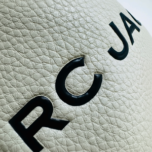 Pegatinas de logotipo de silicona en 3D personalizadas, vinilo de transferencia de calor duradero y parches para ropa de marca, calzado y artículos de metal - Product Image 1