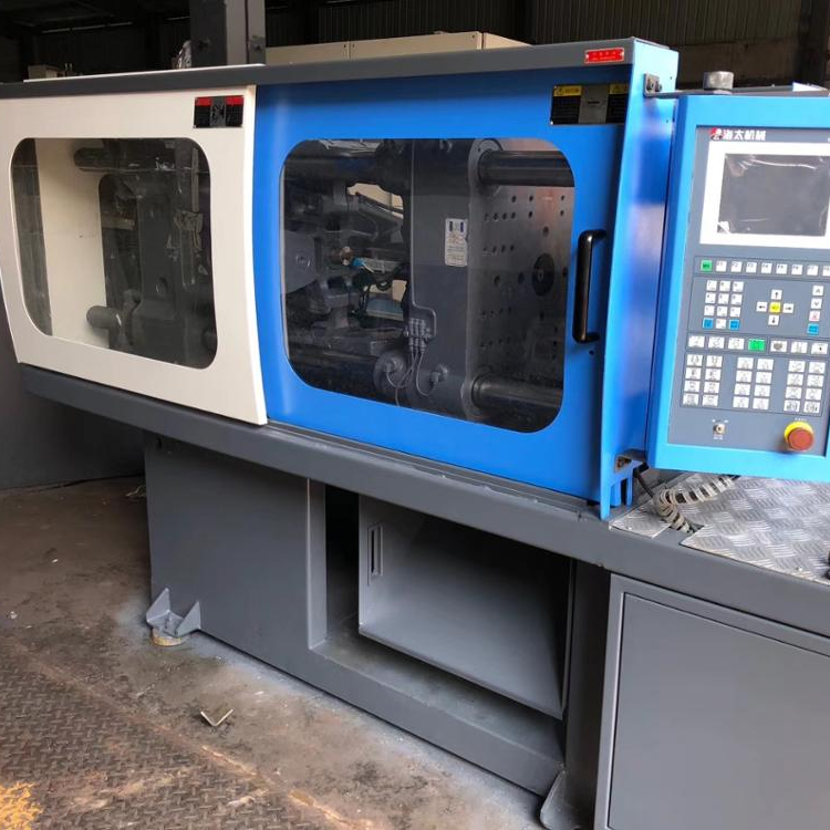 Полностью автоматическая машина для литья пластика