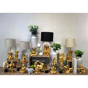 บ้านศิลปะสมัยใหม่ประติมากรรมตกแต่งมือทํายืนต่อสู้ Cool ม้าทองเรซิ่นหุ่น - Product Image 3