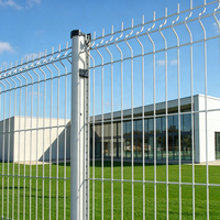 Barrière de sécurité en fer courbé 3D |   Clôture de cour galvanisée à faible hauteur avec service de modélisation 3D pour la partition des rayonnages d'entrepôt