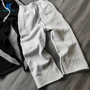 <span class=keywords><strong>Pantaloni</strong></span> da Jogging <span class=keywords><strong>a</strong></span> <span class=keywords><strong>Righe</strong></span> con Logo Ricamato Personalizzato, Casual, <span class=keywords><strong>a</strong></span> Gamba Larga e Oversize in Cotone - Product Image 6