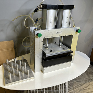 Machine manuelle pneumatique pour la fabrication de barres de shampoing, haute productivité, capacité de 1200 pièces/heure, garantie 1 an - Product Image 2