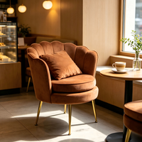 Fauteuil de salon en velours, chaise de coiffeuse pour chambre à coucher, fauteuil rembourré marron caramel avec dossier festonné, pieds dorés, coussin épais