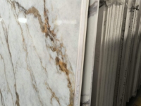 Dalles de pierre de quartz Calacatta au design moderne, durables et ignifuges, pour grands plans de travail de table à manger en quartz