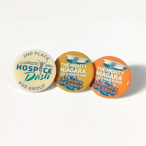 Pins Esmaltados Personalizados de Alta Calidad con Soporte de Mariposa para Imagen Corporativa y Eventos Oficiales - Product Image 1