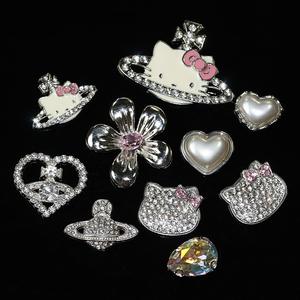 حلية قطة كرتونية لطيفة وردية اللون من السبائك المرصعة بالأحجار، مشبك أحذية جميل لتزيين أحذية كروكس، إكسسوار كاواي لحافظة الهاتف والحقائب - Product Image 3