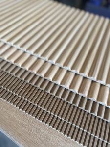Pannello <span class=keywords><strong>in</strong></span> <span class=keywords><strong>Legno</strong></span> Massello Flessibile a Mezza Luna per Rivestimento e Decorazione di Pareti/<span class=keywords><strong>Pali</strong></span> - Product Image 5
