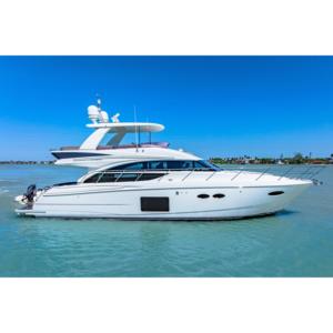Yate Usado Princess 56 de 2017 con Casco de Aluminio y Fibra de Vidrio, Tecnología de Infusión al Vacío, Motor de Gasolina de 450 HP, 10.5 m de Eslora, Velocidad de 35-40 Nudos - Product Image 2