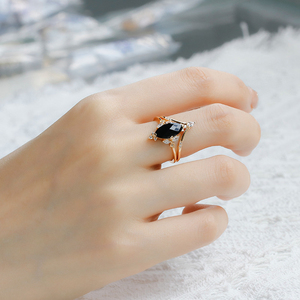 Độc đáo nhiều lớp đường cong bất thường Rau Vòng đá quý CZ Zircon Onyx V hình đá quý Vòng thiết lập - Product Image 3