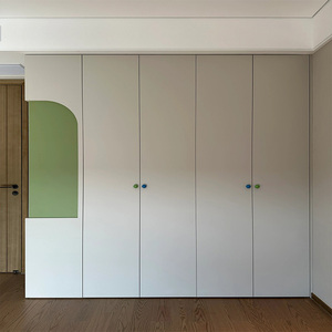 Personnalisation complète de la maison, fabrication de meubles de chambre à coucher, nouvelle conception, armoire à portes battantes en bois et en verre - Product Image 1