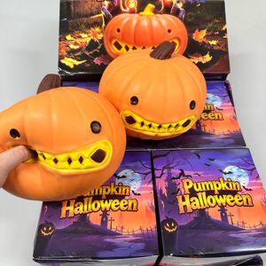 Juguete Blandito de Calabaza de Halloween, Juguete Antiestrés de Plástico Naranja para Niños de 2 a 4 Años, Unisex - Product Image 2
