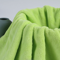 Delantex Tissu doux personnalisé Matière première textile 100 polyester Tissu polaire de flanelle solide pour couverture et vêtements Échantillon gratuit