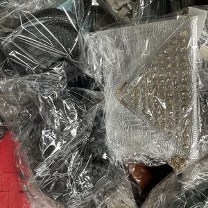 Sacs d'occasion en gros d'usine, sacs de marque de luxe de seconde <span class=keywords><strong>main</strong></span>, sacs de créateurs mixtes, sacs de luxe pour femmes, sacs à <span class=keywords><strong>main</strong></span> d'Italie en boîte - Product Image 3