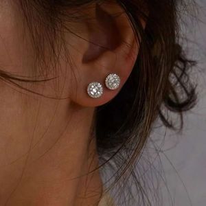 Xinfly 18K Pure Gold Jewelry 0.28 Carat Baguette and Round Cut Stud <b>Cute</b> National Diamond <b>Earring</b> - Product Image 5