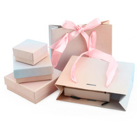 Vente en gros de boîte à bijoux en poudre dégradée emballage en carton avec décorations en ruban pour bagues boucles d'oreilles colliers bracelets chaînes