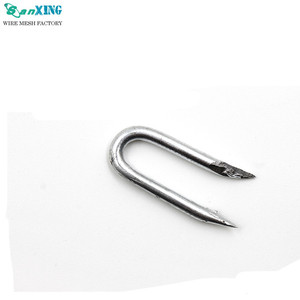 Clous en U SanXIN en acier zingué à pointe acérée et tige lisse pour la fixation de grillage barbelé - Product Image 1