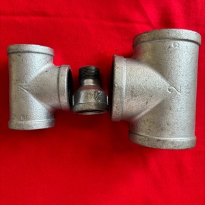 FUWODE <span class=keywords><strong>GI</strong></span> 육각 니플 BSP NPT 스레드 핫 딥 아연 도금 육각 니플이있는 저압 아연 도금 가단성 철 파이프 피팅 - Product Image 3