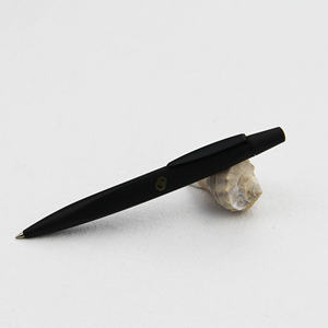 ปากกาลูกลื่นทรงสามเหลี่ยมออกแบบใหม่,ปากกาส่วนบุคคลระดับพรีเมี่ยมพร้อมโลโก้ออกแบบได้เองจากโรงงานจีน - Product Image 6