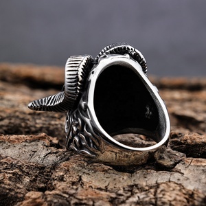 Anillos de Calavera Negra Personalizados para Motociclistas, Anillos de Acero Inoxidable con Diseño de <span class=keywords><strong>Lucifer</strong></span>, Cabra, Carnero y <span class=keywords><strong>Diablo</strong></span> para Hombres y Mujeres - Product Image 4