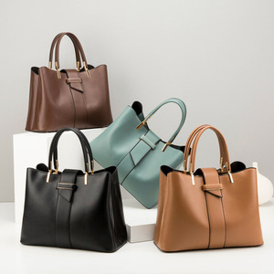 Bolso de Mano de Cuero Vegano Simple y Moderno para Mujer, Bolso de Hombro, Bolsos de Mano de Lujo de PU para Mujer - Product Image 1