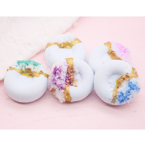 Bombas de Baño de Lujo para Niños con Forma de Donut, Juguetes Sorpresa de Navidad, Aceite Esencial de Rosas, Manteca de Karité, Fórmula Hidratante y Relajante, Spa en Casa - Product Image 4