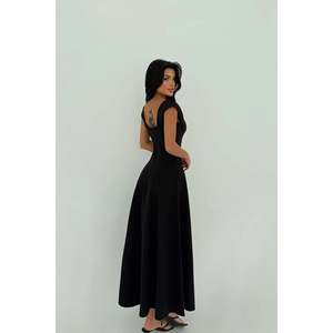 Robe de soirée noire de luxe pour femme, taille empire, coupe trapèze courte, ornée de strass, longueur ras du sol, idéale pour les événements formels - Product Image 1