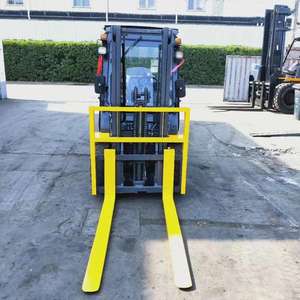 Spot Factory Komatsu FD30-16 Used Diesel Forklift 3 Ton Load Capacity Cabin 4x4 Drive Two Stage Mast Mini Forklift Attachments - Product Image 5