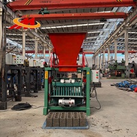 Machine à fabriquer des blocs creux en ciment à faible coût 4-35C avec une trémie, machine à poser des briques en béton, blocs personnalisés, marquage CE