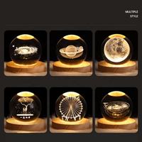 Veilleuse Personnalisée avec Boule de Cristal Lune 3D, Ornement Lumineux LED sur Socle en Bois Alimenté par Piles