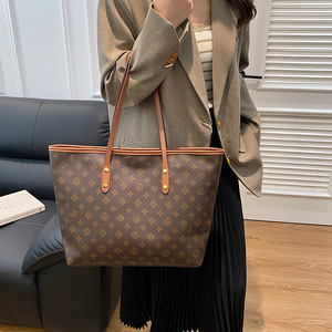 Sacs à main unisexes en cuir véritable de luxe, forme oreiller, version <span class=keywords><strong>Louis</strong></span>, logo personnalisé, sacs de créateurs de haute qualité de Hong Kong - Product Image 1