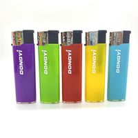 Cigarette électronique solide mince de qualité supérieure à vente chaude Briquet en plastique Fumée Cigarette électronique à gaz