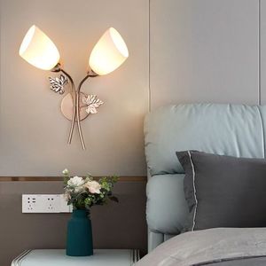 โคมไฟติดผนังคริสตัล LED สำหรับห้องนั่งเล่น ห้องนอน และทางเดิน ตกแต่งภายในบ้าน 220V ตัวโคมเหล็กสีทอง เหมาะสำหรับโรงแรม - Product Image 5