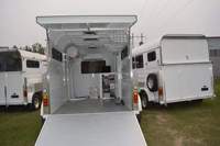Remorque à chevaux à double essieu avec attelage de pare-chocs pour un transport stable sur de longues distances, remorque pour 2 chevaux
