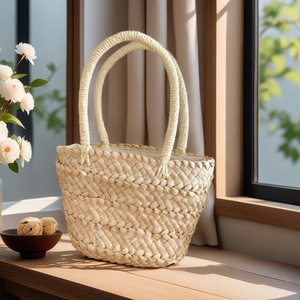 Borsa da Spiaggia per Bambini, Casual e Carina, in Paglia Intrecciata con Chiusura Aperta e Fodera in Poliestere BEAUTY DREAM - Product Image 1