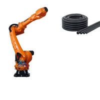 Bras robotisé 6 axes industriel KUKA KR 10 R1440-2 avec griffe robotique et rail linéaire pour la palettisation et la manutention des matériaux en stock