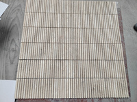 Carrelage mural de salle de bain en travertin beige sur mesure, mosaïque de pierre naturelle, carrelage cannelé de qualité supérieure pour la décoration
